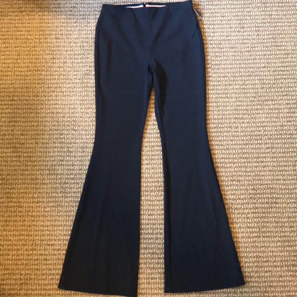 New Anthropologie sz 4 essential flare ponte pant